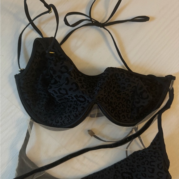 God Save Queens Gigi One Piece in
Black swimsuit size xs - Picture 5 of 5